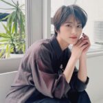 Yumi Wakatsuki Instagram – .
古着屋を巡りたい今日この頃。
また断捨離もしたい。困らない程度に。笑
あと髪の毛を真っ赤にするか迷ってる。ぇ
金髪でもいいなって思いながら100%眉毛に困るから
なかなか挑戦できない。
結局、アッシュとか無難に綺麗めいく私。
みんなは髪色何色？？派手色に染めたことある？
.
#断捨離 
#いつかは 
#redhair 
#深夜高速 
#若月佑美
