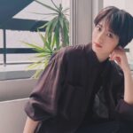 Yumi Wakatsuki Instagram – .
古着屋を巡りたい今日この頃。
また断捨離もしたい。困らない程度に。笑
あと髪の毛を真っ赤にするか迷ってる。ぇ
金髪でもいいなって思いながら100%眉毛に困るから
なかなか挑戦できない。
結局、アッシュとか無難に綺麗めいく私。
みんなは髪色何色？？派手色に染めたことある？
.
#断捨離 
#いつかは 
#redhair 
#深夜高速 
#若月佑美