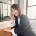 Yumi Wakatsuki Instagram - . 寒暖差凄い！！最近は特に 朝お布団から出るのがきちぃです😭 いや、その後の着替えも億劫。。 皆様は無事ですか？ 風邪とかにだけは気をつけてお過ごしください！！ . #oggi 連載撮影中オフショ。 普段よりも少し 大人でエレガントな自分にしてもらえて 沢山学びがある☺︎ . 優しくて温かくてかっこいい 見た目も中身も素敵な人になれるよう 頑張ろ。 . #若月佑美