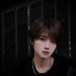 Yumi Wakatsuki Instagram - . 自由に生きるのにいるだけ(by.ハウルの動く城) It just need to live freely. Chop your own wood, and it will warm you twice. . #ilove #black #若月佑美