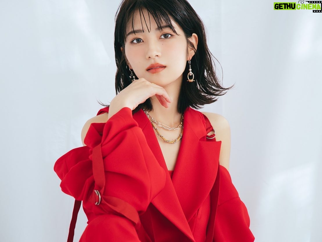 Yumi Wakatsuki Instagram - . 私が所属するゼストを含むKeyHolderグループの 新人発掘オーディション「bijoux AUDITION 2024」 の開催が決定したそうです💐 . そのオーディションアンバサダーとして同事務所の #まるり ちゃんと#小栗有以 ちゃんと キービジュアルやオリジナルムービーに出演しています✨ 見かけた際はよろしくです! . オーディションに興味がある方はbijoux AUDITION で検索してみてください☺️ . #bijouxオーディション #若月佑美