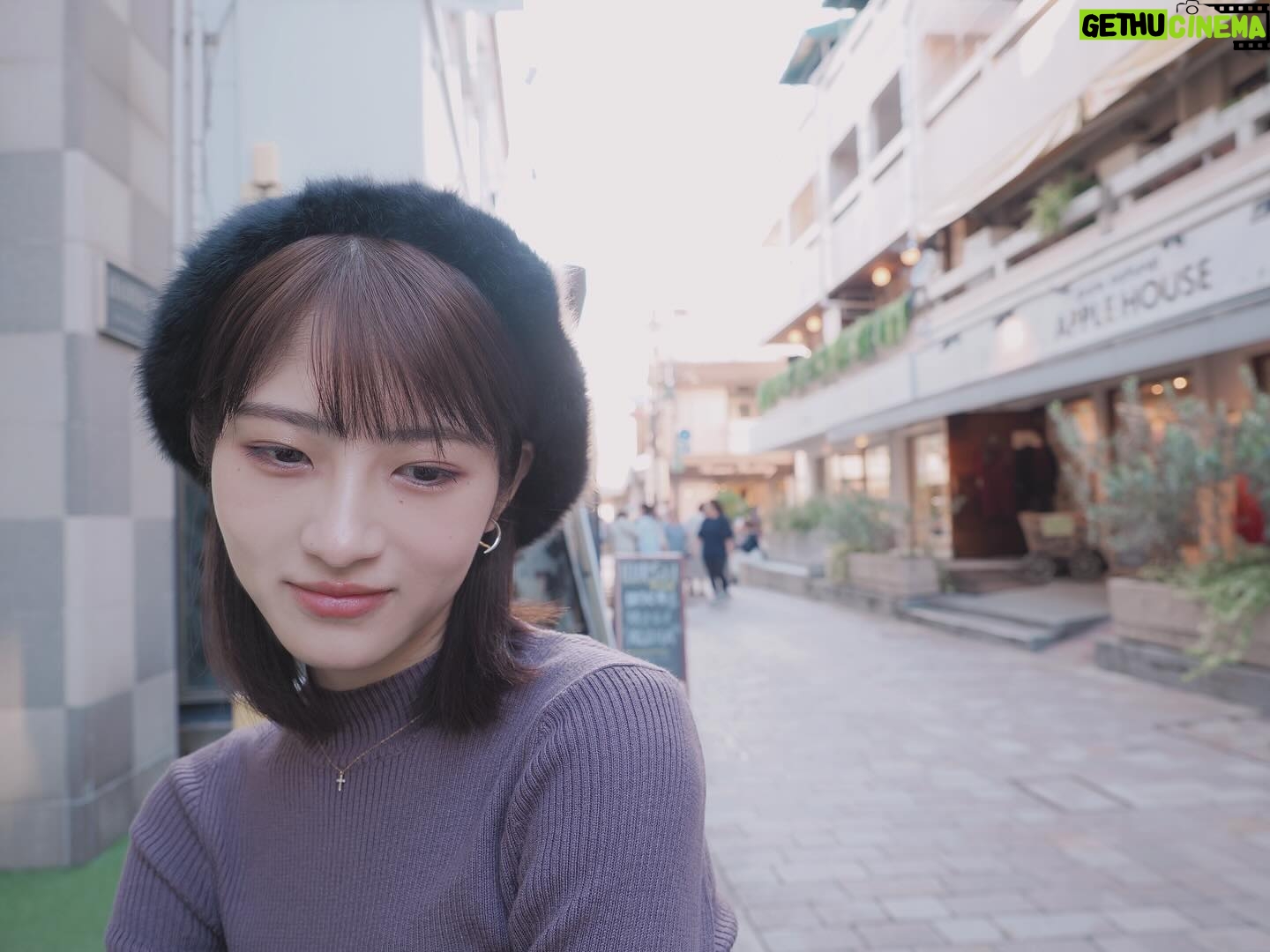 Yumi Wakatsuki Instagram - . 2023年. お疲れ様でした。本当に頑張りました。 考える年でした。沢山の出会いに感謝。 2024年. 何が変わる訳でもないけれど 人を支えて、大切にして、 困っている人に手を差し伸べて 自分自身の心身も大事に生きていくを目標に。 . 2023年に出会ってくれた皆様も 2023年までもずっと応援してくれた皆様も ありがとうございました。 2024もみんなのこと、大切にします。 . #良いお年を #お先に #あけよろ #若月佑美