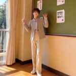 Yumi Wakatsuki Instagram - . 明日の夜は、 #リビングの松永さん 第6話！！！ よろしくお願いします🙇 学校は廊下が1番寒いのを思い出した。 なんだか懐かしい気持ち。 . #若月佑美
