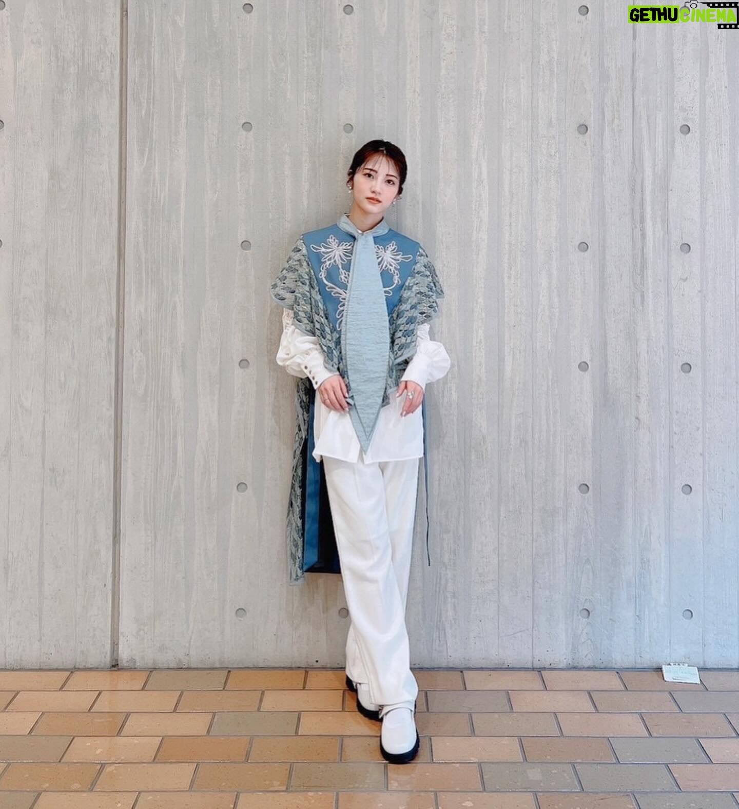 Yumi Wakatsuki Instagram - . NHK Eテレにて来週 12月24日(日) 朝9:00〜放送の「#日曜美術館」に出演しますー! クリスマスイブに放送ー! 国立西洋美術館に行ってきました🧸 #キュビスム の特別講義!! 講師は美術史の専門家 #三浦篤 さんと 漫画家 #荒木飛呂彦 さんです!! 生徒は #濱田龍臣 さんと私です!! 面白かったなー。是非、見てください☺️ . #nhk #eテレ #若月佑美