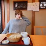 Yumi Wakatsuki Instagram - . フジテレビ　ONE hour Sense 1Hセンス 3月17日(日) 21:54～ 出演します☺︎ 是非、ご覧ください。 . メルセデスの車は本当にかっこいいー☺︎ @mercedesbenz 色と造形が好き。 お蕎麦が写っていますが、 さて、私が行った先はどこでしょうか。 . #onehoursence #mercedes #若月佑美