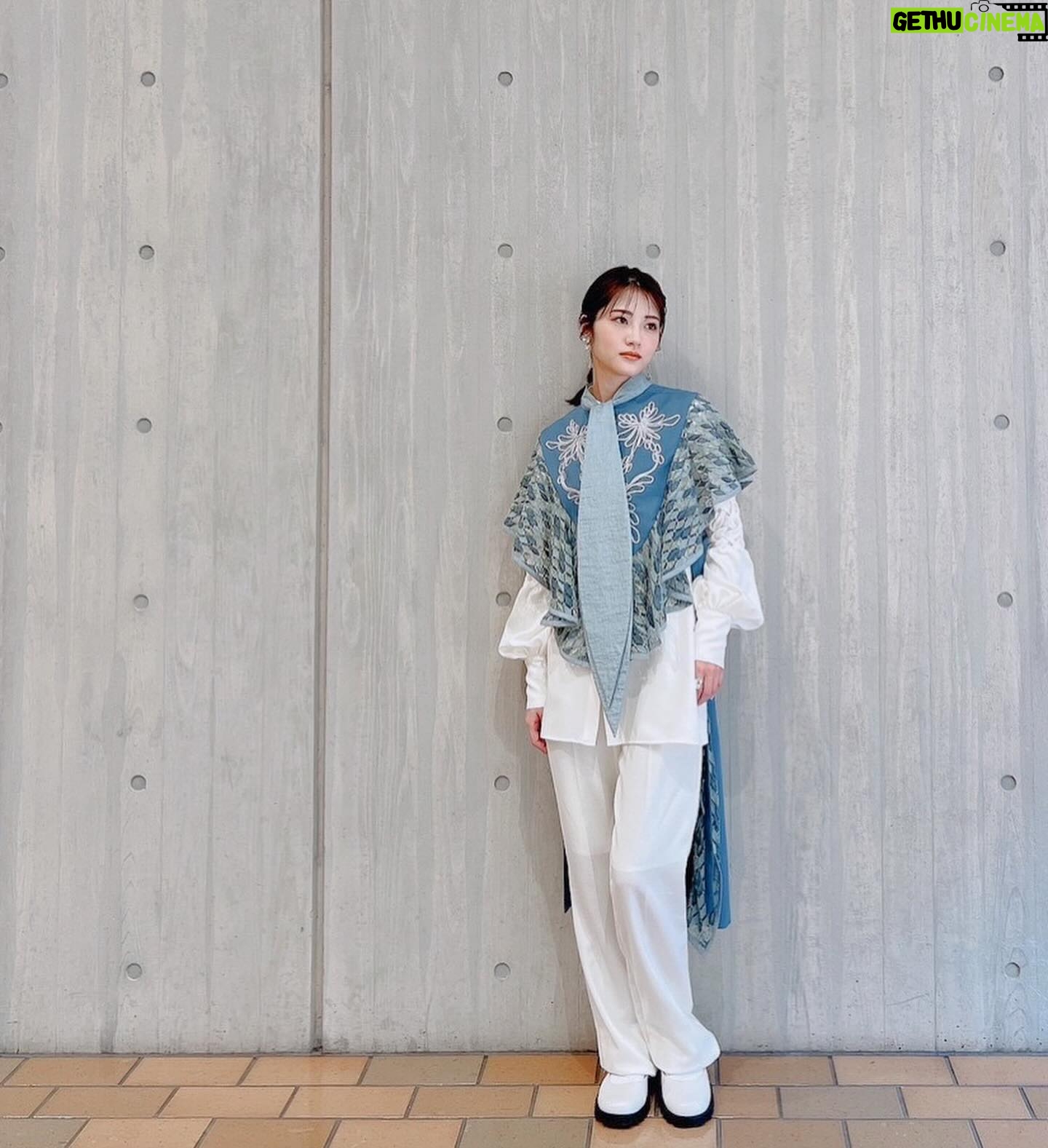 Yumi Wakatsuki Instagram - . NHK Eテレにて来週 12月24日(日) 朝9:00〜放送の「#日曜美術館」に出演しますー! クリスマスイブに放送ー! 国立西洋美術館に行ってきました🧸 #キュビスム の特別講義!! 講師は美術史の専門家 #三浦篤 さんと 漫画家 #荒木飛呂彦 さんです!! 生徒は #濱田龍臣 さんと私です!! 面白かったなー。是非、見てください☺️ . #nhk #eテレ #若月佑美