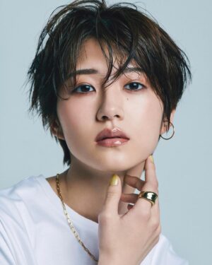 Yumi Wakatsuki Instagram - .
発売中のOggi 4月号！！！
色んな名品紹介や春メイク、
ファッションもきれいめシンプルに春のトレンド。
たーくさん載ってます☺️
若月佑美の連載もあります！！
是非、見てくださーい。
.
今回のメイクとスタイリングが本当にお気入り。
大人ショートの参考にもなったらいいな。
.
#oggi 
#若月佑美