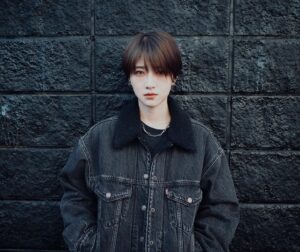 Yumi Wakatsuki Instagram - .
オフはこんな見た目の日もあるよね。
.
実は意外と(?)俳優業で頂く役は
結構女性らしい服装だったり
内面だったりすることの方が多くて、
(まぁ、こういう服のキャラクターがそもそもあまりドラマにいないっていうのもある)

私服がこんなんだから
帰りに着替えてお疲れ様でしたって言うと
スタッフさんや共演者さんに気づいて貰えない時もある。
.
#誰かと思った 
#人生で1番言われる言葉 
#一周回って
#嬉しい 
#若月佑美
