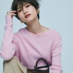 Yumi Wakatsuki Instagram - . 発売中のOggi 4月号！！！ 色んな名品紹介や春メイク、 ファッションもきれいめシンプルに春のトレンド。 たーくさん載ってます☺️ 若月佑美の連載もあります！！ 是非、見てくださーい。 . 今回のメイクとスタイリングが本当にお気入り。 大人ショートの参考にもなったらいいな。 . #oggi #若月佑美