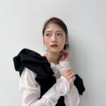 Yumi Wakatsuki Instagram - . 髪型が行ったり来たりで申し訳ないですが、 発売中の#美的 に出てます☺︎ 韓国っぽメイクでお洒落にしていただきました💄 嬉しい撮影でした。 是非チェックしてみてください。 . #今後 #ショートカット #ロングへア #入り混じります #若月佑美