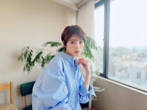 Yumi Wakatsuki Instagram - .
そういえば載せてない写真あった。
#oggi よりオフショット
.
シャツは可愛いよね、可愛いけど
シワと戦う勇気だけ必要だよね。笑
人生覚悟を決めて、最高に洒落ていきたいよね。
.
#若月佑美
