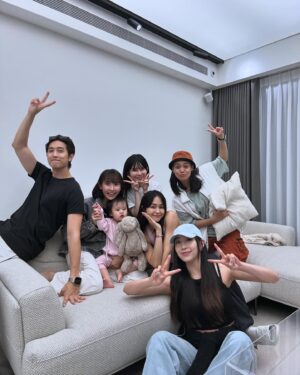 Yun Liu Instagram - ‘
初訪小粿醬一家
距離上次集合已經不可考
一樣可以笑一整晚❤️