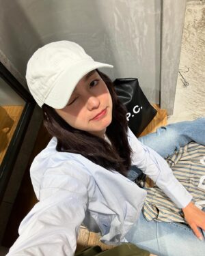 Yun Liu Instagram - ‘
每天都要以拉麵結尾的九州之旅完結.