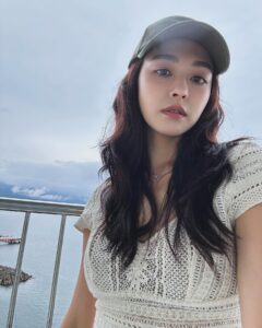 Actress Yun Liu HD Instagram Photos and Wallpapers May 2024