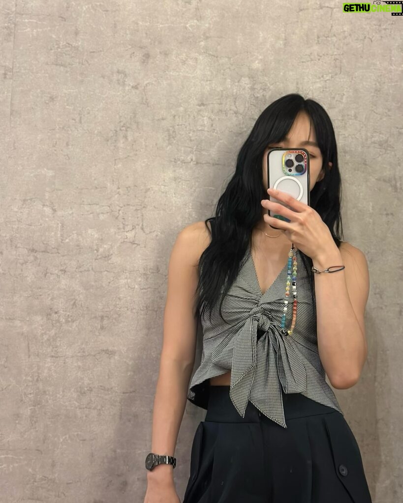 Actress Yun Liu HD Instagram Photos and Wallpapers February 2024 ...