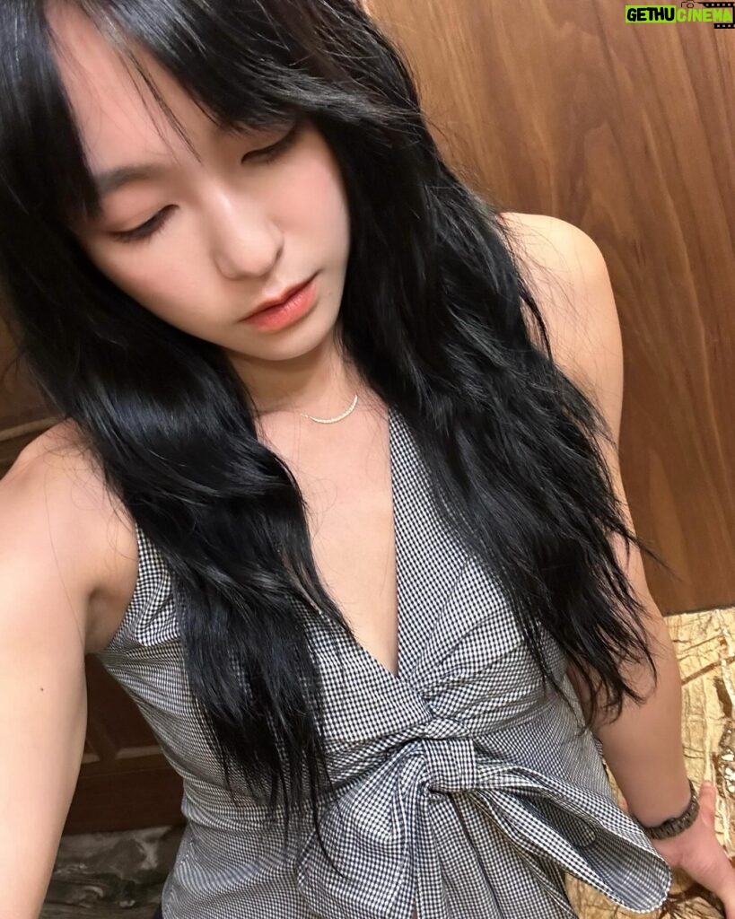 Actress Yun Liu HD Instagram Photos and Wallpapers February 2024 ...