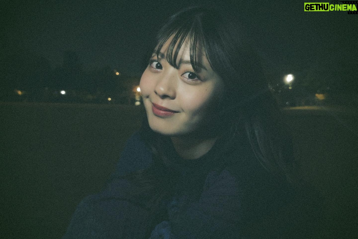Yuna Hoshino Instagram - 大変遅くなりました。🙇🏻♀️՞ もう何日前だよって感じなんですが…笑 遅くなってごめんねえ😭🙏 私、19歳になりました! わあ〜〜ラストティーンだってえ! ええ!来年20になっちゃうよお!?!? 早すぎるしヤバい😱😱😱 もうみんなにお祝いしてもらうのは何回目になるんだろうか…? 11/7 0時になった瞬間に 毎年、毎年、お祝いの動画やメッセージ、 たくさん本当にありがとう。( ; ; )♡ 本人不在の誕生日会とかも、女の子ファンは開催してくれる子が多いんだけど、 本当に可愛いのよねえ…私のためにありがと。♡ もちろん!今年が初めてだよ〜って新規の方も 温かいコメントを送ってくれて…… 会いに来てくれた方もいたね。ありがとう😌💕 そして今年は、4年ぶりに生誕祭も出来ました♡ 直接顔を見ながらお祝いしてもらえるのは やっぱり何倍も嬉しかったなぁ〜〜! しかもしかも生誕祭"LIVE"ってね、 前までの私には考えられなかったよ…笑 まだまだ、人前に立つことに慣れてなくて どうしても声が震えちゃったり、緊張はするけど みんなが優しく見守ってくれるからいつも頑張れる! 本当に優しい方たちに囲まれてる 私は幸せ者だな〜といつも思わせてくれる みんなのことが大好きだよっ(*´³`*) 💕💕 有難いことに、19歳スタートも 新しいことに色々チャレンジさせていただいております! イベントでは発表したのだけど、 来れなかった方たちには伝えられて無いので、 しっかりと自分の目標を残したいと思います! 女優としての目標は 『GP帯(19:00~23:00)ドラマのレギュラー出演』 これを目標にしていきたいなと思っています! やってみたい役とかも実はあって…… 星乃夢奈の性格って「明るい・笑顔・天真爛漫」とかがイメージ持たれやすいのかなと思ってて、 女優という職業をしているのであれば それならではの、役をしてみたいなと思ってて、 自分とは真逆の、 大人しかったり、何か重いものを背負っていたり、 或いは悪人だったり…… 色でいうと黒!!!みたいな笑 役をしてみたいな〜って思ってます! そして18歳から新しい道を開けた アーティストとしての目標は 『アニメの主題歌を取りたい!』 これは自分でも大きすぎる目標かなと思ってるんですけど、 目標は口に出すこと、表にだすこと、 これが大事だと思ってるので!!!!😤😤 絶対に掴み取ってやるんだっ!!!!笑 18歳も、ありがたいご縁があって、 素敵なお仕事、素敵な出会いと、沢山ありました。 19歳も、目の前にある一つ一つの出来事と しっかりと向き合って、 全身全霊で そして私らしさを忘れずに頑張っていきたいと思います! みんなだいすきい♡♡♡♡ 19歳の私にも重たい愛をたくさん届けてね?🥺🩷