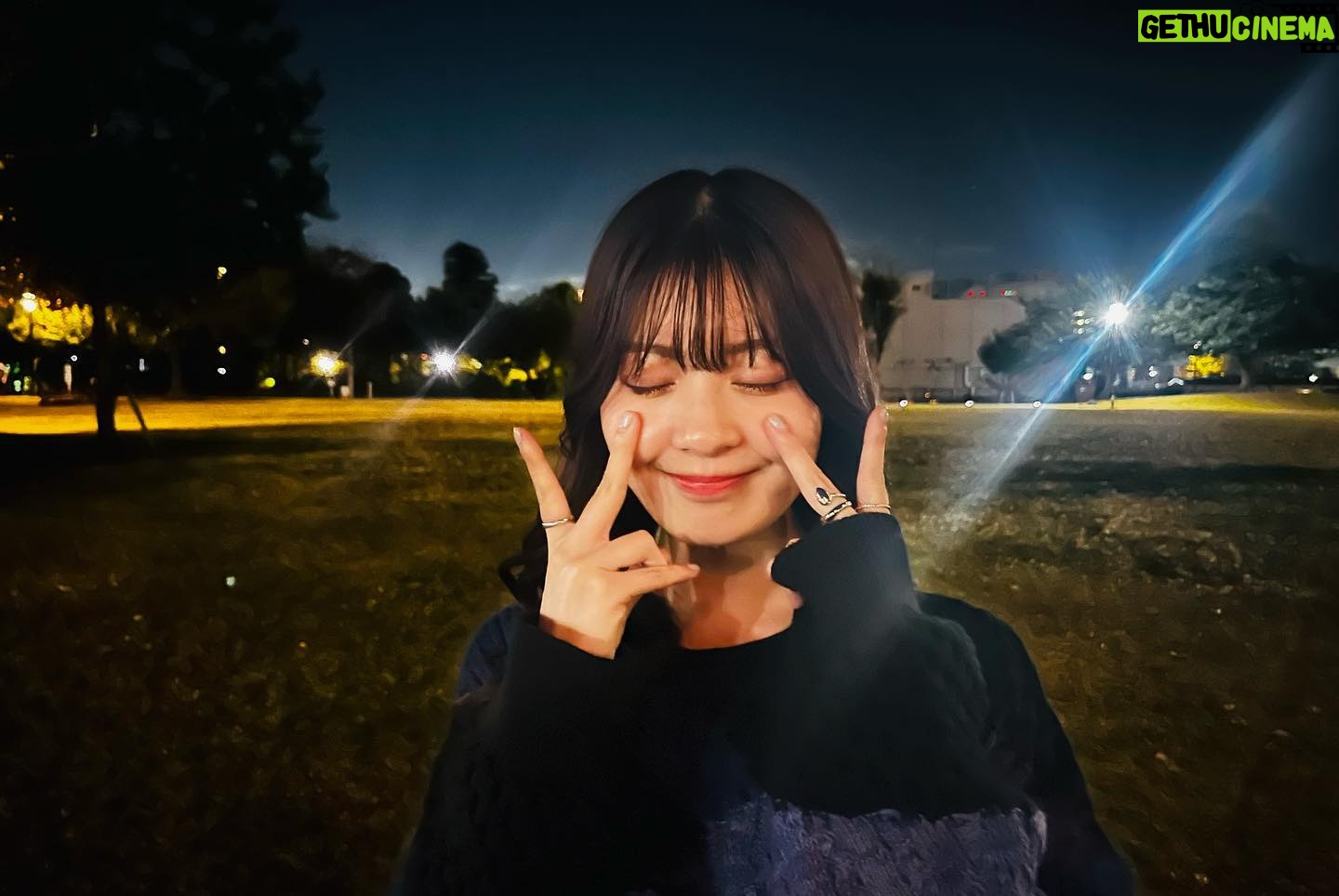 Yuna Hoshino Instagram - 大変遅くなりました。🙇🏻♀️՞ もう何日前だよって感じなんですが…笑 遅くなってごめんねえ😭🙏 私、19歳になりました! わあ〜〜ラストティーンだってえ! ええ!来年20になっちゃうよお!?!? 早すぎるしヤバい😱😱😱 もうみんなにお祝いしてもらうのは何回目になるんだろうか…? 11/7 0時になった瞬間に 毎年、毎年、お祝いの動画やメッセージ、 たくさん本当にありがとう。( ; ; )♡ 本人不在の誕生日会とかも、女の子ファンは開催してくれる子が多いんだけど、 本当に可愛いのよねえ…私のためにありがと。♡ もちろん!今年が初めてだよ〜って新規の方も 温かいコメントを送ってくれて…… 会いに来てくれた方もいたね。ありがとう😌💕 そして今年は、4年ぶりに生誕祭も出来ました♡ 直接顔を見ながらお祝いしてもらえるのは やっぱり何倍も嬉しかったなぁ〜〜! しかもしかも生誕祭"LIVE"ってね、 前までの私には考えられなかったよ…笑 まだまだ、人前に立つことに慣れてなくて どうしても声が震えちゃったり、緊張はするけど みんなが優しく見守ってくれるからいつも頑張れる! 本当に優しい方たちに囲まれてる 私は幸せ者だな〜といつも思わせてくれる みんなのことが大好きだよっ(*´³`*) 💕💕 有難いことに、19歳スタートも 新しいことに色々チャレンジさせていただいております! イベントでは発表したのだけど、 来れなかった方たちには伝えられて無いので、 しっかりと自分の目標を残したいと思います! 女優としての目標は 『GP帯(19:00~23:00)ドラマのレギュラー出演』 これを目標にしていきたいなと思っています! やってみたい役とかも実はあって…… 星乃夢奈の性格って「明るい・笑顔・天真爛漫」とかがイメージ持たれやすいのかなと思ってて、 女優という職業をしているのであれば それならではの、役をしてみたいなと思ってて、 自分とは真逆の、 大人しかったり、何か重いものを背負っていたり、 或いは悪人だったり…… 色でいうと黒!!!みたいな笑 役をしてみたいな〜って思ってます! そして18歳から新しい道を開けた アーティストとしての目標は 『アニメの主題歌を取りたい!』 これは自分でも大きすぎる目標かなと思ってるんですけど、 目標は口に出すこと、表にだすこと、 これが大事だと思ってるので!!!!😤😤 絶対に掴み取ってやるんだっ!!!!笑 18歳も、ありがたいご縁があって、 素敵なお仕事、素敵な出会いと、沢山ありました。 19歳も、目の前にある一つ一つの出来事と しっかりと向き合って、 全身全霊で そして私らしさを忘れずに頑張っていきたいと思います! みんなだいすきい♡♡♡♡ 19歳の私にも重たい愛をたくさん届けてね?🥺🩷
