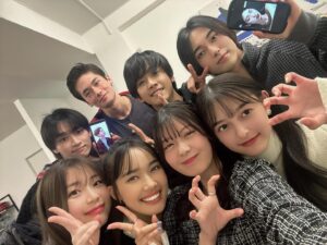 Yuna Hoshino Instagram - 彼オオカミで忘年会＆クリパしたよぉ~🐺💜
ちょーど1年ぶりに集まれた！！！
みんないい意味で変わってないし楽しかったなぁ😂
ずっとゲームして話してで長い時間だったのにあっという間すぎて仲良すぎかよってなった😂

次は10人で集まろーね！！🎧🌹

 #彼とオオカミちゃんには騙されない 
 #彼オオカミ 
 #観てない人は観るしかないよ〜！
 #ABEMAへGO！