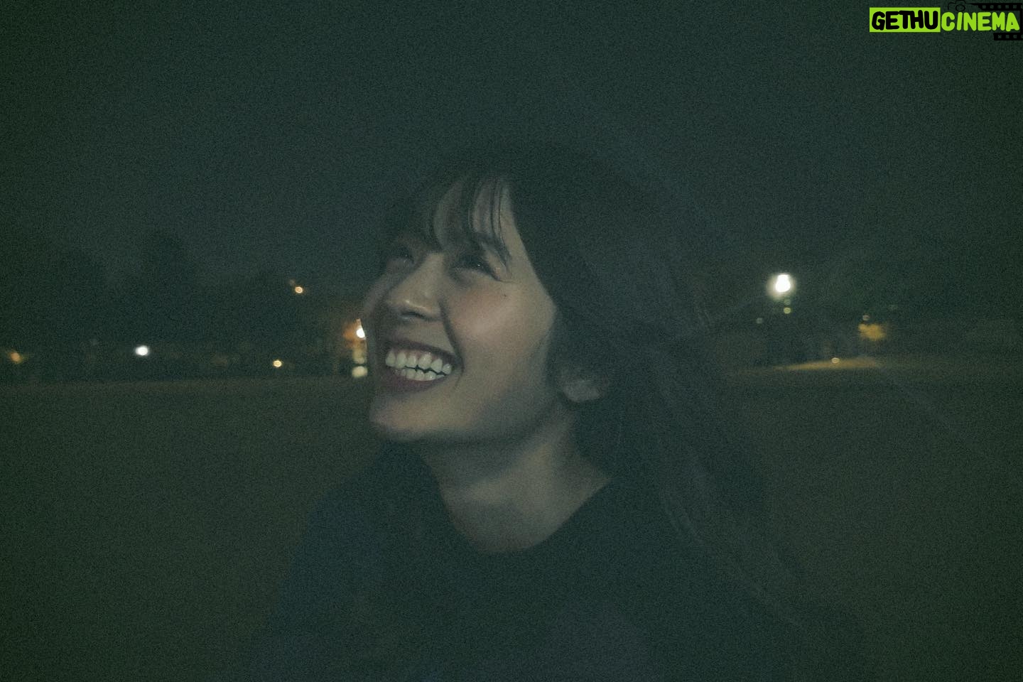 Yuna Hoshino Instagram - 大変遅くなりました。🙇🏻♀️՞ もう何日前だよって感じなんですが…笑 遅くなってごめんねえ😭🙏 私、19歳になりました! わあ〜〜ラストティーンだってえ! ええ!来年20になっちゃうよお!?!? 早すぎるしヤバい😱😱😱 もうみんなにお祝いしてもらうのは何回目になるんだろうか…? 11/7 0時になった瞬間に 毎年、毎年、お祝いの動画やメッセージ、 たくさん本当にありがとう。( ; ; )♡ 本人不在の誕生日会とかも、女の子ファンは開催してくれる子が多いんだけど、 本当に可愛いのよねえ…私のためにありがと。♡ もちろん!今年が初めてだよ〜って新規の方も 温かいコメントを送ってくれて…… 会いに来てくれた方もいたね。ありがとう😌💕 そして今年は、4年ぶりに生誕祭も出来ました♡ 直接顔を見ながらお祝いしてもらえるのは やっぱり何倍も嬉しかったなぁ〜〜! しかもしかも生誕祭"LIVE"ってね、 前までの私には考えられなかったよ…笑 まだまだ、人前に立つことに慣れてなくて どうしても声が震えちゃったり、緊張はするけど みんなが優しく見守ってくれるからいつも頑張れる! 本当に優しい方たちに囲まれてる 私は幸せ者だな〜といつも思わせてくれる みんなのことが大好きだよっ(*´³`*) 💕💕 有難いことに、19歳スタートも 新しいことに色々チャレンジさせていただいております! イベントでは発表したのだけど、 来れなかった方たちには伝えられて無いので、 しっかりと自分の目標を残したいと思います! 女優としての目標は 『GP帯(19:00~23:00)ドラマのレギュラー出演』 これを目標にしていきたいなと思っています! やってみたい役とかも実はあって…… 星乃夢奈の性格って「明るい・笑顔・天真爛漫」とかがイメージ持たれやすいのかなと思ってて、 女優という職業をしているのであれば それならではの、役をしてみたいなと思ってて、 自分とは真逆の、 大人しかったり、何か重いものを背負っていたり、 或いは悪人だったり…… 色でいうと黒!!!みたいな笑 役をしてみたいな〜って思ってます! そして18歳から新しい道を開けた アーティストとしての目標は 『アニメの主題歌を取りたい!』 これは自分でも大きすぎる目標かなと思ってるんですけど、 目標は口に出すこと、表にだすこと、 これが大事だと思ってるので!!!!😤😤 絶対に掴み取ってやるんだっ!!!!笑 18歳も、ありがたいご縁があって、 素敵なお仕事、素敵な出会いと、沢山ありました。 19歳も、目の前にある一つ一つの出来事と しっかりと向き合って、 全身全霊で そして私らしさを忘れずに頑張っていきたいと思います! みんなだいすきい♡♡♡♡ 19歳の私にも重たい愛をたくさん届けてね?🥺🩷