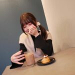 Yuna Hoshino Instagram - 今日はお仕事の空き時間にまったりとカフェに行ってきたぁ〜〜 可愛いレトロぽプリンも美味しかった(,,•﹏•,,)‪‪❤︎‬
