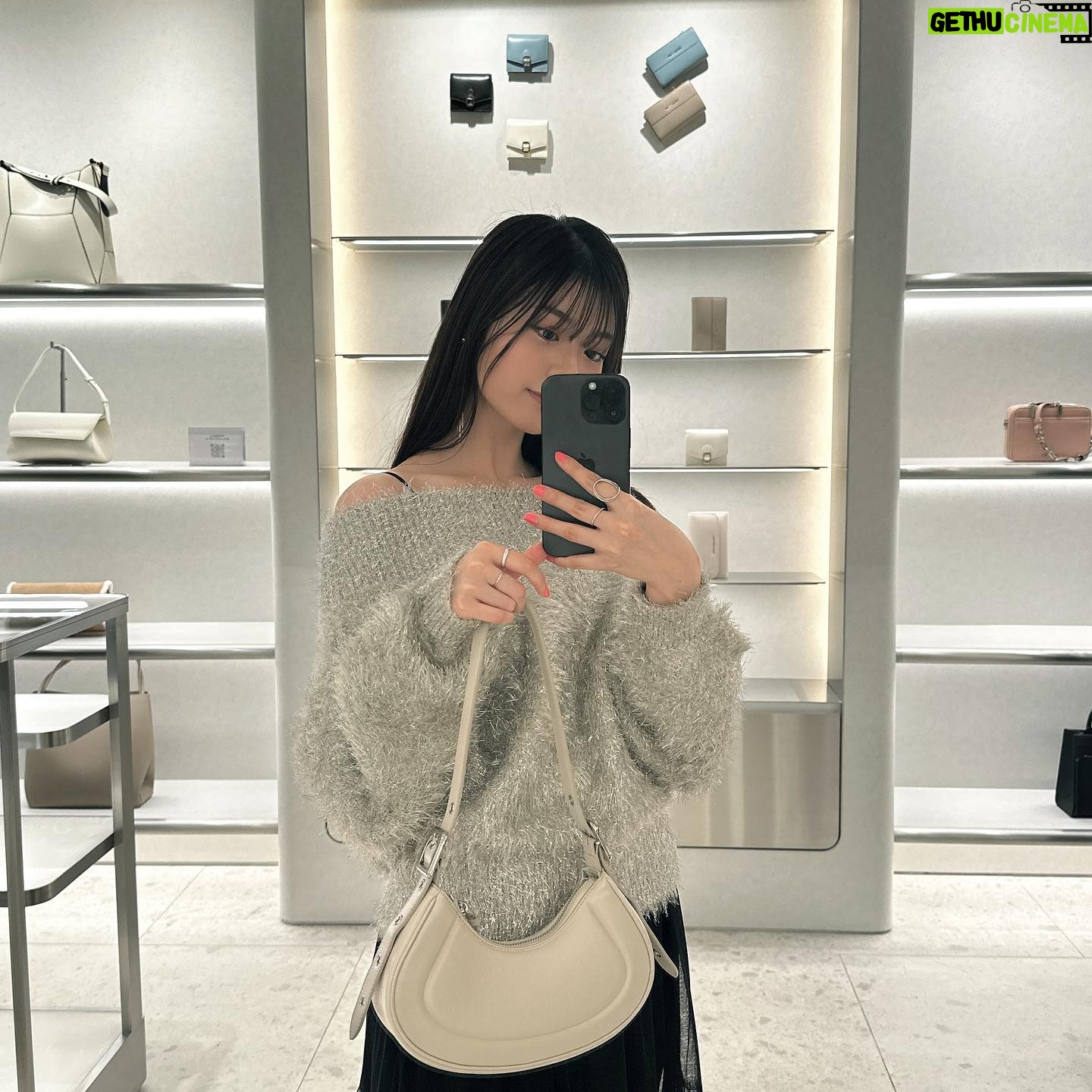 Yuna Hoshino - 3 Likes - @charleskeith_jp OPEN記念パーティーに行かせていただきました👠✨
どれもお洒落で可愛くて幸せな気分になりました😌✨✨
12月15日から表参道店がOPENされるみたいなので
ぜひ足を運んでみてください😌