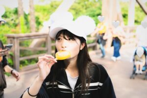 Yuna Hoshino Instagram - ディズニーのこのアイスすき〜‎🤍
あ〜また早くディズニー行きたいなあ֊ ̫ ֊𓈒𓂂𓏸
