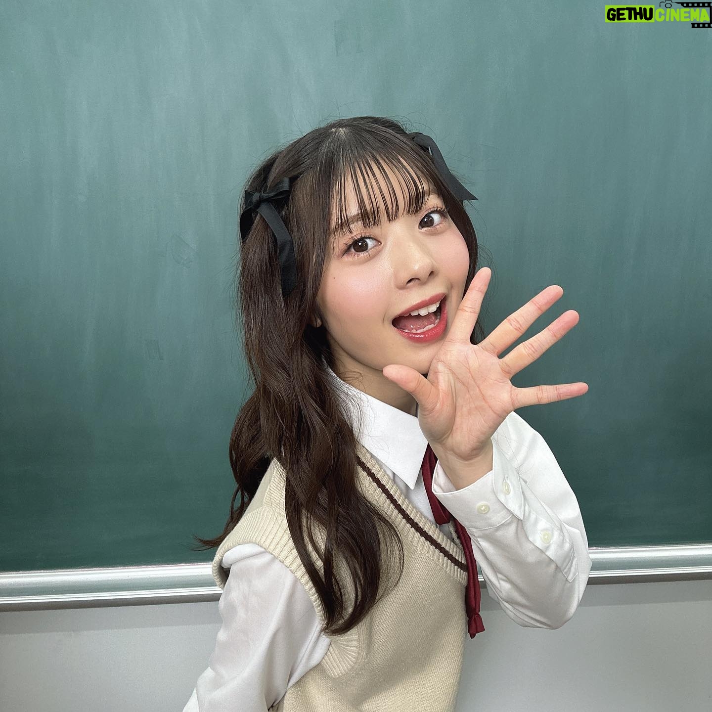 Yuna Hoshino Instagram - YouTubeにて、私の3rdシングル『好きすぎてムカつくバースデイ』の踊ってみたが上がりましたっ🤍 全身Ver~!!!! ぜひ覚えて踊ってくれると嬉しいです*ˊᵕˋ*