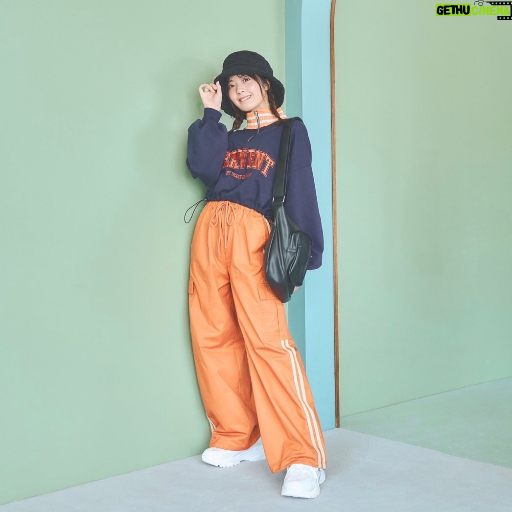 Yuna Hoshino Instagram - アベイル秋服の撮影でした🍂 ガーリーなコーデもストリートなコーデも、どちらも捨てがたいよねぇ🥺 着用コーデは9/2(土) アベイルの店舗で発売だってっ!! そしてそして、今回はブランドイメージ動画も撮影しましたあ🩷 動画はアベイルのアカウントから9/1(金)に公開されるみたいだから、 チェックしてね🩷 #pr #avail #アベイル #chipclip #チップクリップ #今を着る