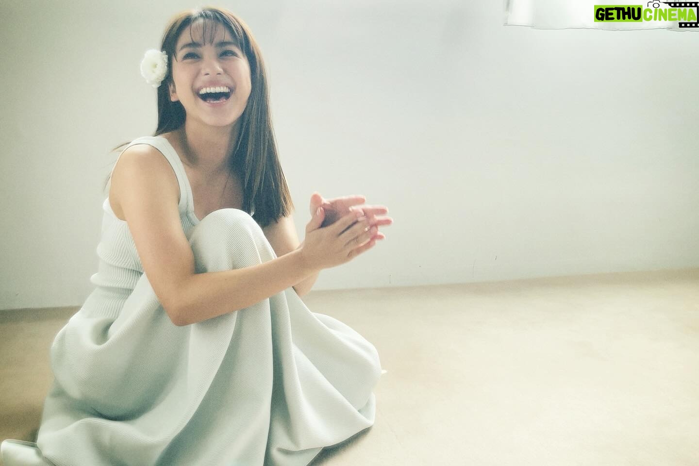 Yuna Taira Instagram - 💐🩷💚 平祐奈カレンダー2024🤝お渡し会 チケット販売🎟️ 本日(12月20日)23:59までです‼︎⏳ 12月24日(日) @新宿ブックファースト 16:30~ラフに遊びにきてね☺︎✌︎ いっぱいサイン書いたよー✍️タノシミ #チケット詳細はストーリーに貼ったゾ #今回は写真集並みのカレンダーが出来たゾ #こだわりが詰まった可憐なカレンダーだゾ #12月21日の凸凹ラジオで話してるゾ #🐘🐘🐘