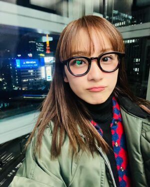 Yuna Taira Instagram - ❤️💙💚
出発時間を勘違いしてて
5分で服を選んだ日🐊

Thank you for @toryburch