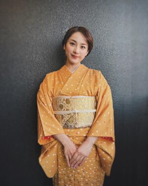 Yuna Taira Instagram - 👘🧡🍂
私のお宮参りに母が着ていたお着物。