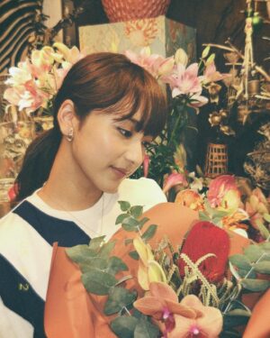 Yuna Taira Instagram - 💐🫧🌿
お花探しの旅に出て
自分で選んだお花たち。

素敵なお花屋さん
@naoten10 

#平祐奈カレンダー2024 
#お花とわたし