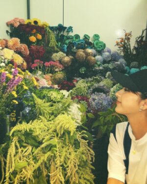 Yuna Taira Instagram - 💐🫧🌿
お花探しの旅に出て
自分で選んだお花たち。

素敵なお花屋さん
@naoten10 

#平祐奈カレンダー2024 
#お花とわたし