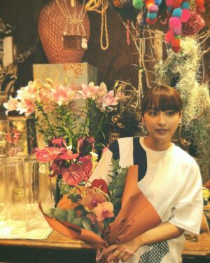 Yuna Taira Instagram - 💐🫧🌿
お花探しの旅に出て
自分で選んだお花たち。

素敵なお花屋さん
@naoten10 

#平祐奈カレンダー2024 
#お花とわたし