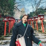 Yuna Taira Instagram - 🐉❤️🧡 #冬の京都2024 ありがとうございました。 龍が棲まう都 またすぐ行きたいです @toryburch のドラゴンバッグが 可愛すぎっっ🐉🎈
