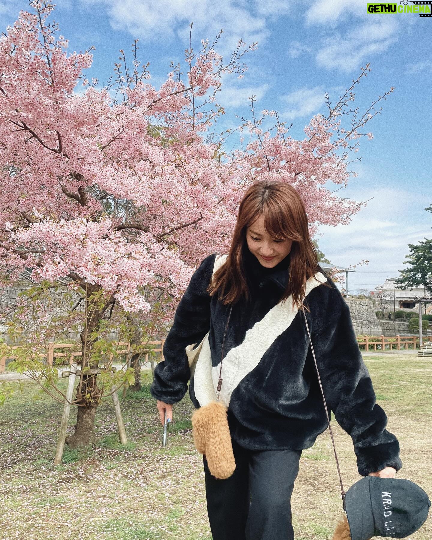 Yuna Taira - 10.2K Likes - ๐ธ๐ผ๐ช
ใฐใใฐใผใ3ๆใพใฃใใญใผใใ