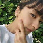 Yuna Taira Instagram - 💙🫧 最近は肌荒れが中々治らず 気になる所にニキパ！プレミアムを貼ってます 薄くて上からメイクも出来るのでとっても 助かるーー✨ #ニキパ #ニキパプレミアム #PR
