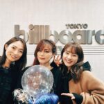Yuna Taira Instagram - ❤️❤️❤️ HAPPY BIRTHDAY 相川さん✨ 今年のLIVEも最強で最高の女神様降臨でした！ ファンの皆さんとの一体感がとっても素敵で 楽しすぎましたっ！！！🔥 相川さんが愛してやまない Coca-Colaで英子さんと乾杯🥂 #0216