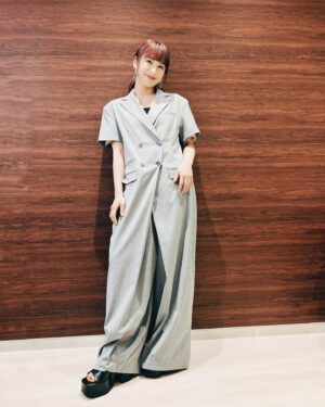 Yuna Taira Instagram - 🩶🩶🩷
早着替えチャレンジ
ヒーハー言いながらも
楽しかったー！！！
ありがとうございました🕺

#櫻井有吉のTHE夜会