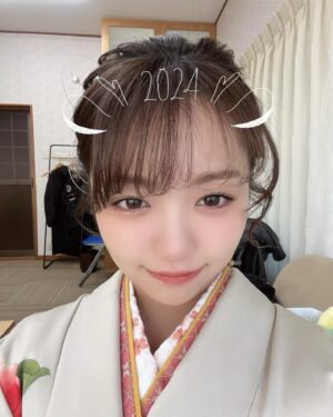 Yuno Ohara Instagram - ㅤㅤㅤㅤㅤㅤㅤㅤㅤㅤㅤㅤㅤ
明けましておめでとうございます！
元旦から地元の鹿児島でお仕事をさせていただき、
幸せな2024年の始まりを迎えました☺︎
本年もよろしくお願いいたします🎍🍊