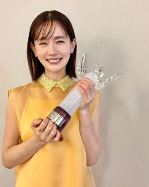 Yuri Nakamura Instagram - 高崎映画祭で着た素敵なお衣装達です。

dress @fabianafilippi / @aoi.1961 
jewelries @kajita_jewellery 

stylist @mikuogawa_stylist

市子、まだまだ上映されています。
Amazonプライムでは配信もされております。