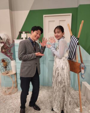 Yuri Nakamura Instagram - あさイチありがとうございました♡

◆ロケ衣装
outer @tarohoriuchi 
knit&shirt @amerivintage 
skirt @leinwande_official 

◆スタジオ
outfit @08sircus 
earrings @prmal_jewelry 
rings @shihara 
shoes @alm._official
