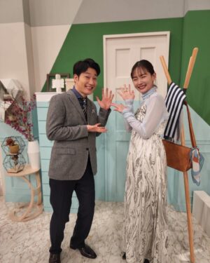 Yuri Nakamura Instagram - あさイチありがとうございました♡

◆ロケ衣装
outer @tarohoriuchi 
knit&shirt @amerivintage 
skirt @leinwande_official 

◆スタジオ
outfit @08sircus 
earrings @prmal_jewelry 
rings @shihara 
shoes @alm._official