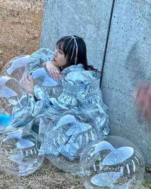 Yuri Tsunematsu Instagram - #私が撮りたかった女優展 vol.5🫧
オフショットしりーず②💎

ヘアメイクのsakiさんが作ったヘッドピース可愛かった✨

📸 aika @_1119_a_ 
💄 saki ogawa @ogsk________1q 
👗 kyon @kyonchic 

＿＿＿＿＿＿＿＿＿＿＿＿＿＿＿＿＿＿＿＿＿＿＿＿

《会期》2024年3月16日（土）～26日
11:00～20:00/初日のみ9:30オープン（*）/休館日無し
《会場》AA （アー）
東京都中央区日本橋兜町6-5兜町 第6平和ビルB1F
茅場町駅から徒歩3分/日本橋駅から徒歩5分
《入場料》大人1,000円学生 600円小学生以下無料

詳しくは公式SNS @actress_ex をご確認ください。

＿＿＿＿＿＿＿＿＿＿＿＿＿＿＿＿＿＿＿＿＿＿＿＿

#恒松祐里
