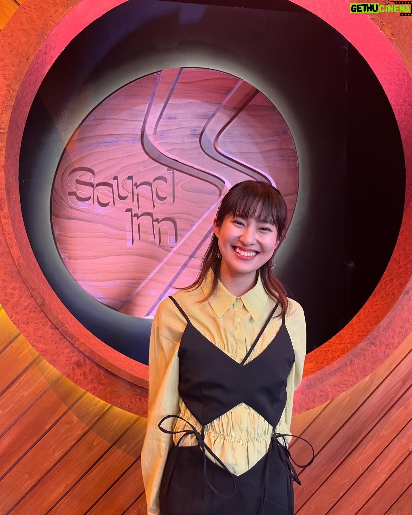 Yuri Tsunematsu Instagram - 📺🎶✨ \\ BS-TBS「Sound Inn “S”」// 毎月ナレーションを担当させて頂いているサウンドインエス 明日のゲストは天童よしみさん💛 素敵な歌声をここでしか聴けない豪華セッションで披露して下さっています✨ 明日(土曜)夜6時30分〜BS-TBSにて放送です📺🎶 是非ご覧ください!! 天童さんから可愛い飴ちゃんの差し入れが!! 美味しかったです😋🍬 #SoundInnS #恒松祐里