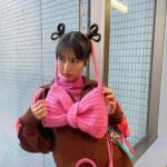 Yuri Tsunematsu Instagram - 🎎 #ツネからの誕生日動画 3月生まれの方💞 お誕生日おめでとうございます！！！ 皆さんにとって素敵な一年になりますように✨ Happy birthday to people are born in March!!! Wish you have a happy day and a nice year✨ 花粉がつらい季節になってきましたね… 最近は舞台「ハザカイキ」の稽古な日々！ 3/31の初日に向けて素晴らしいものを届けられるよう頑張ります！ 今回の #恒私服 は… 👜　#marcjacobs 🧥&👖 #nontokyo 🩳　#vintage 👡　#ugg リボンバッグは私の手作り✌️🎀 The crochet bow bag is hand-knitted by me✨ #yuritunes #bowbag #crochet