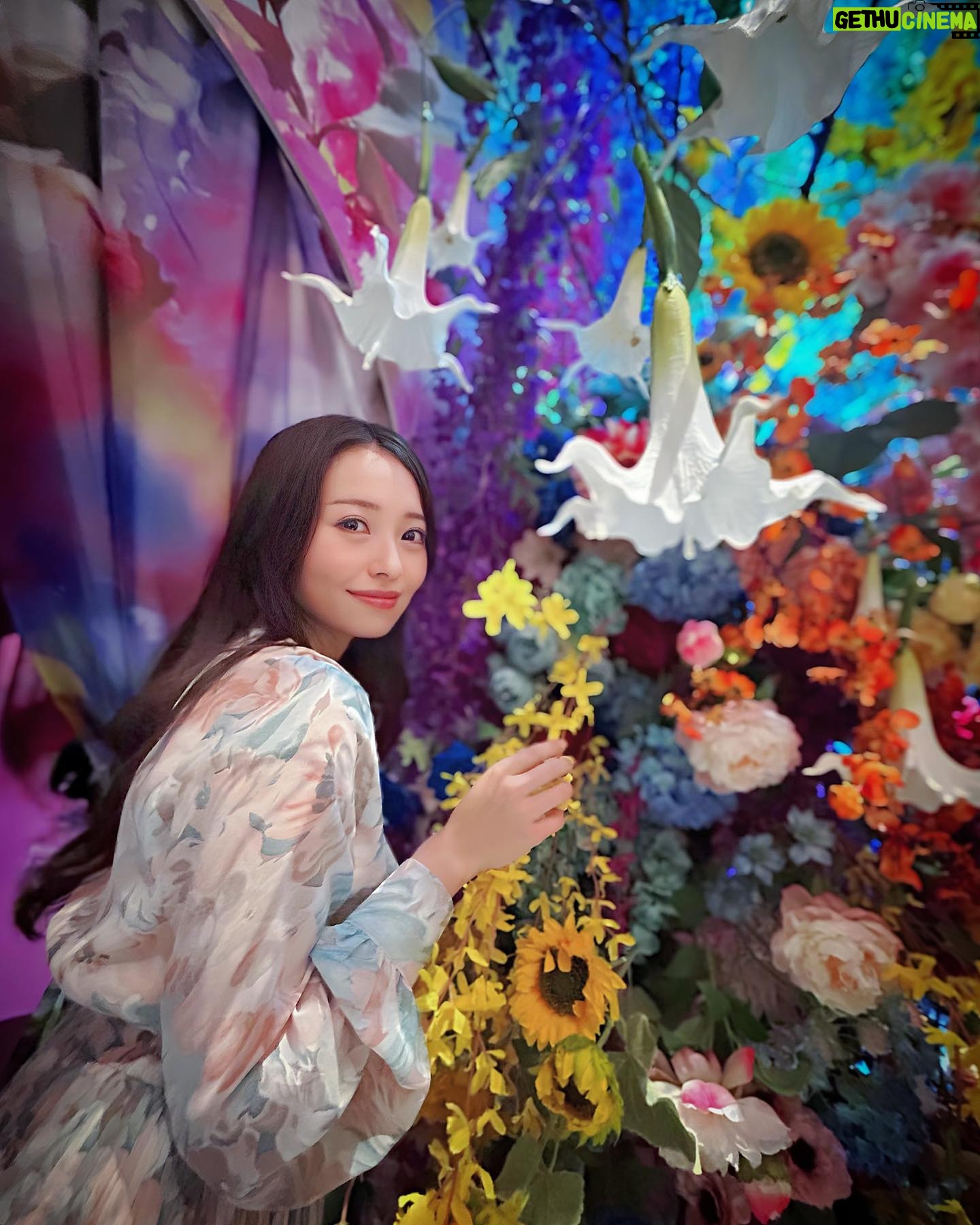 Yurika Kurosawa - 3 Likes - 気がついたらフィード投稿全然してない💦
前回の時の続きネタです😂🙏
カメラマンのお友達と行ってて
iPhoneでイエイって撮ってもらってたのに
雰囲気でて流石やー笑🤣
ってやつです📷笑
ネタばかり溜まってるのでちょこちょこ載せさせてください😂