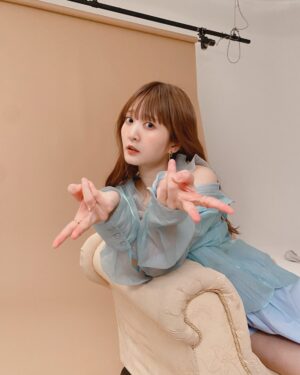 Yurika Kubo Instagram - 「可愛くって意地悪しちゃう」ジャケットオフショット🥨
styling @oshida__ayaka 

・
・
・
この日のために最強可愛い
ヘアカラーにしてくれたのは
@natsumiii__nanuk ちゃん💓

最強素敵エクステで
ロングヘアにしてくれたのは
@shotawata_nabe さん🌈

▷
#シカコ #shikaco #小鹿 #시카코 
#久保ユリカ #kuboyurika #久保百合花 #쿠보유리카 #奈良 #NARA #나라 #鹿 #deer #사슴 #ootd #오오티디 #옷스타그램 #코디 #勇者が死んだ #マルグリット #可愛くって意地悪しちゃう #カワイジ