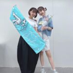 Yurika Kubo Instagram - 東京ライブイベント着用衣装🤍 ・ ・ ・ 基本的に私は超絶照れ屋なので 自分から「私のライブこない？」って 絶対に誘わないタイプなのですが 唯一「ライブ行きたいんだけど🫶🏻」って わざわざ直接言ってくるのはこの人だけ😂 珍しい女子だわねーーー！！ ありがとーーーー！！！ お花までもらっちゃった👼🏻 （岩みたいな入浴剤もくれた） ・ ・ ・ #シカコ #shikaco #小鹿 #시카코 #久保ユリカ #kuboyurika #久保百合花 #쿠보유리카 #奈良 #NARA #나라 #鹿 #deer #사슴 #ootd #오오티디 #옷스타그램 #코디 #ステージ衣装 #衣装 #可愛くって意地悪しちゃう #カワイジ #リリイベ #山野ホール #りっぴー #りぴしか